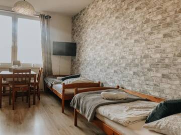 Фото номера Трехместный номер с собственной ванной комнатой Хостелы Hostel Przed Świtem г. Гожув-Велькопольски 3