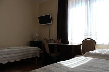 Фото номера Трехместный номер Отель Hotel Huzar г. Гожув-Велькопольски 8